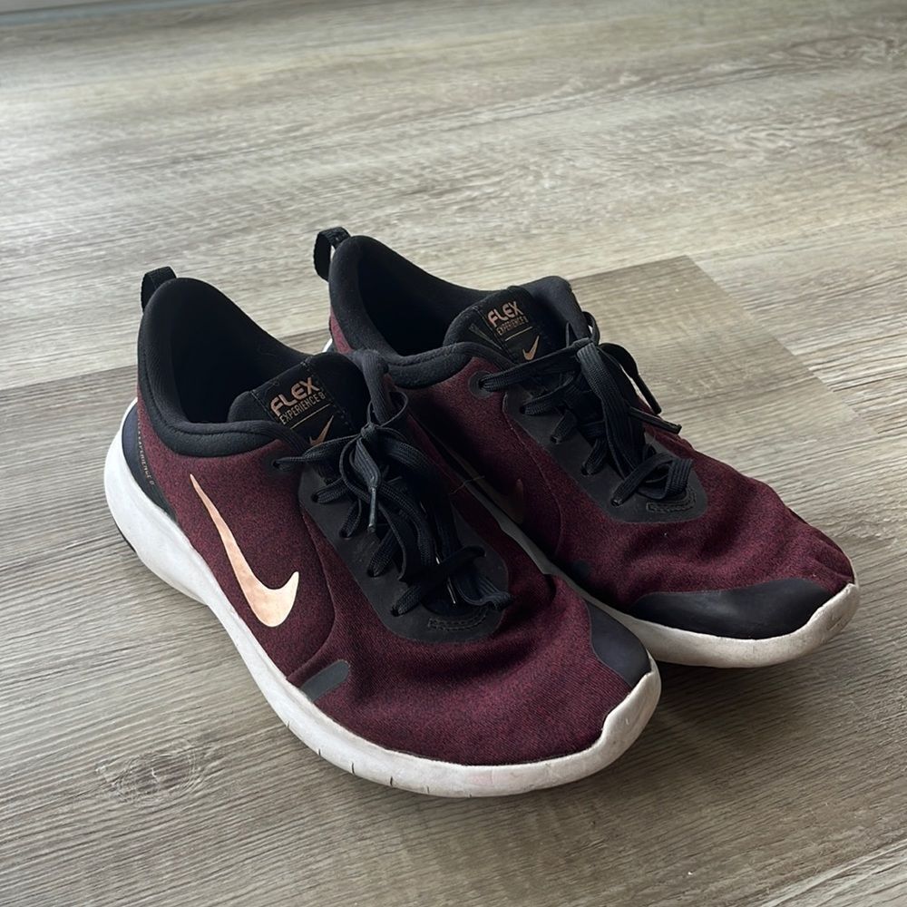 Maroon and Gold Nike Flex Experience 8